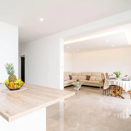 Pensión Deluxe Mlini