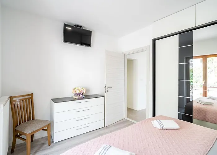 Pensión Deluxe 4*