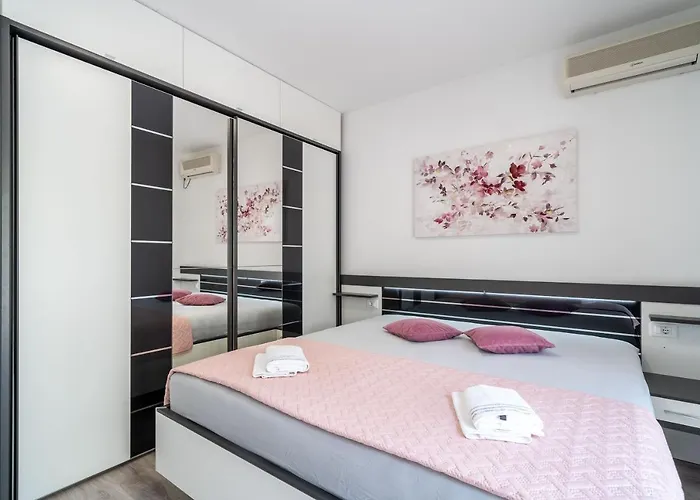 Pensión Deluxe 4*