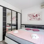 Konukevi Deluxe 4*