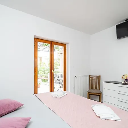Gasthof Deluxe Mlini